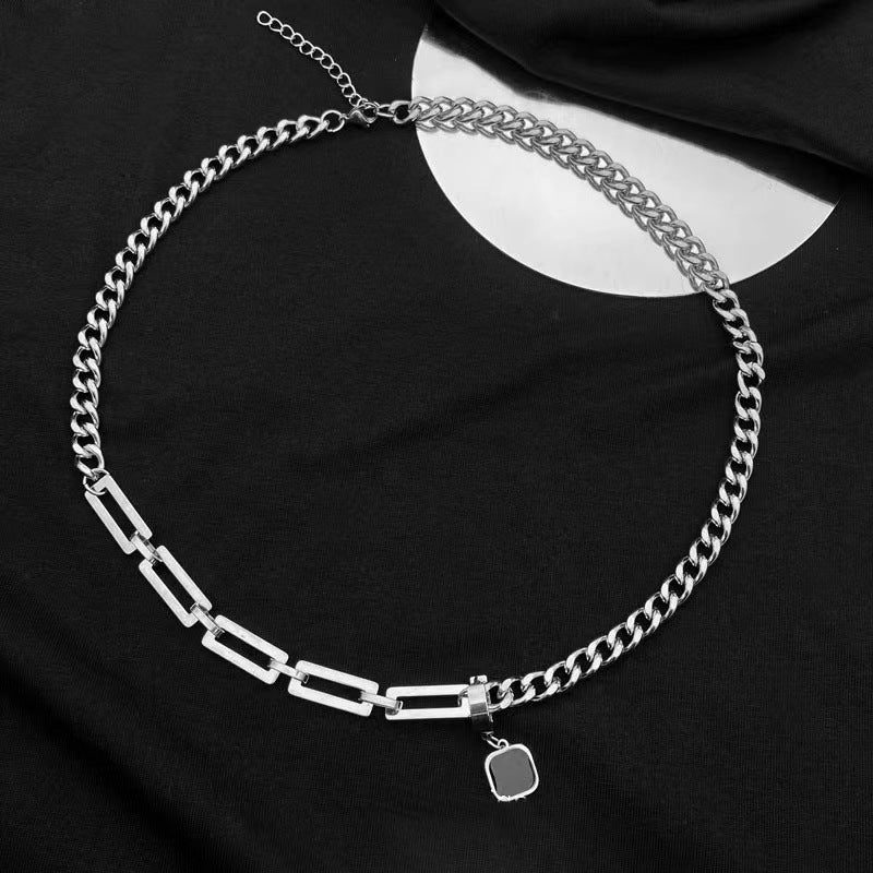 Collana minimalista geometrica in acciaio al titanio con ciondolo a croce lucido e design staccabile, per uomo e donna