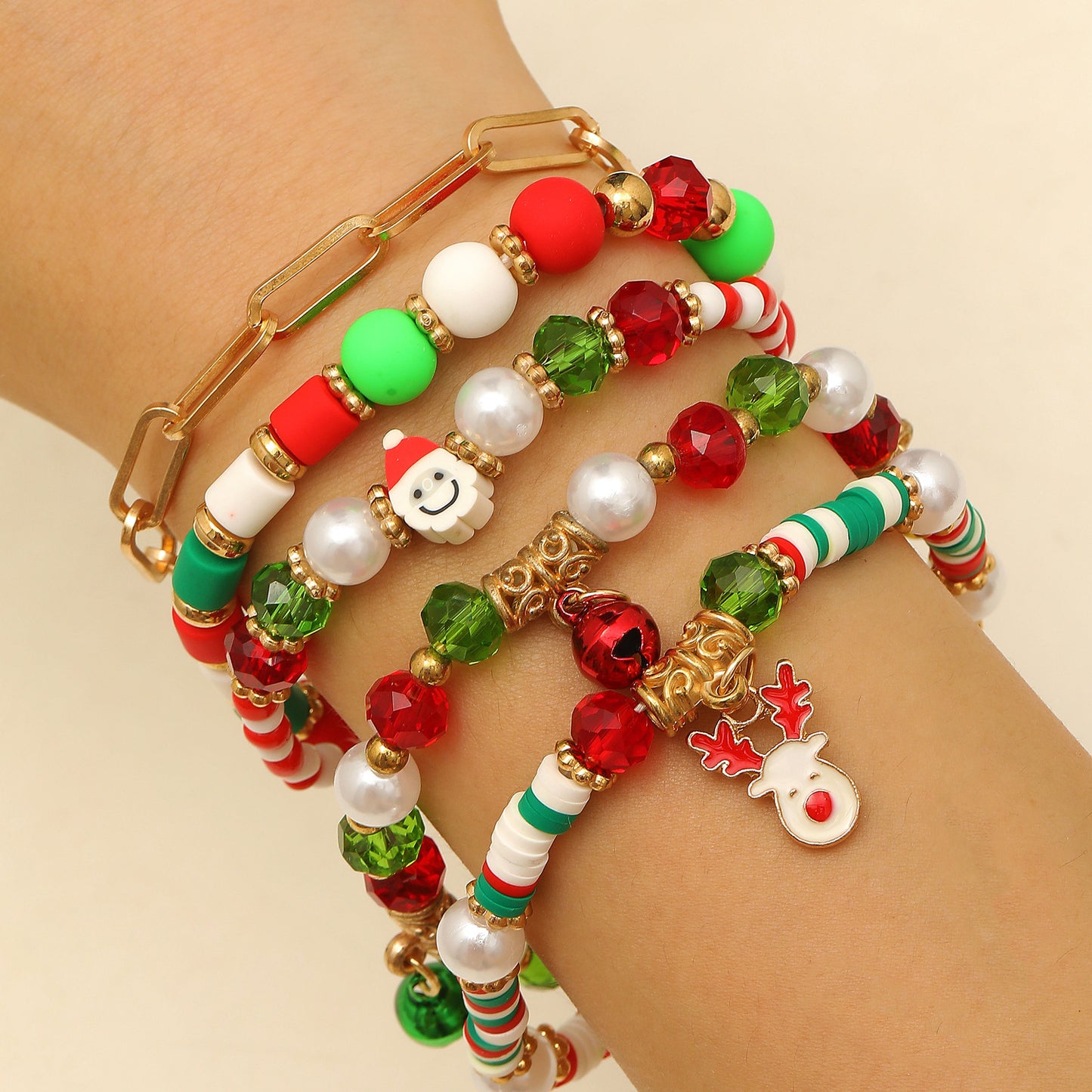 Set di Bracciali Personalizzati a Tema Natalizio con Ciondoli a Forma di Fiocco di Neve, Babbo Natale, Renna e Albero per Donna