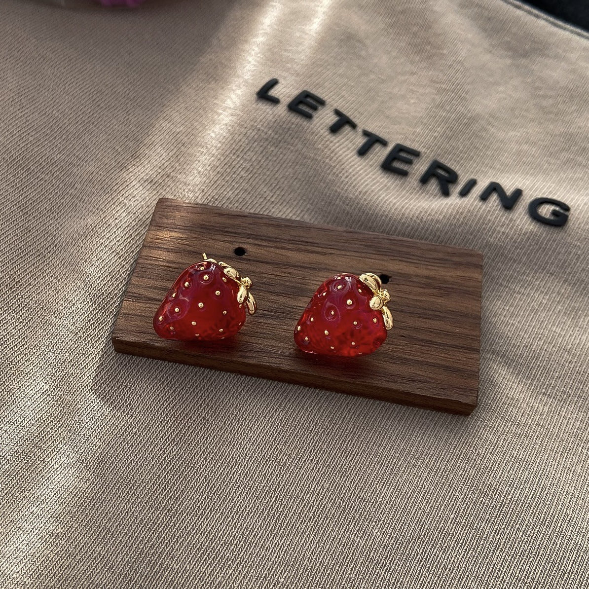 Pendientes de Flores Geométricas con Incrustaciones de Diamantes de Imitación en Cobre Bañado y Postes de Acero Inoxidable para Mujer, Joyería de Oreja de Lujo Minimalista y de Moda para el Día a Día