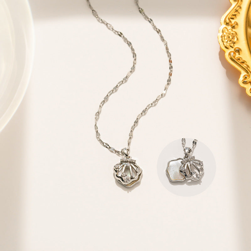 Collana Minimalista con Ciondolo a Cuore, Fiocchi e Strass in Acciaio al Titanio Placcato su Catena a O