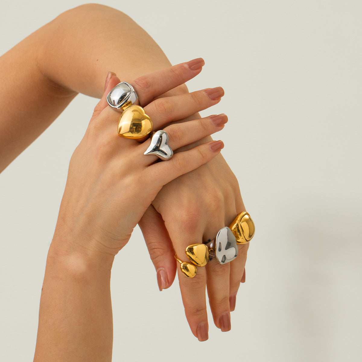 Fashionable 18K Gold Plated Stainless Steel Geometric Ball Ring for Women