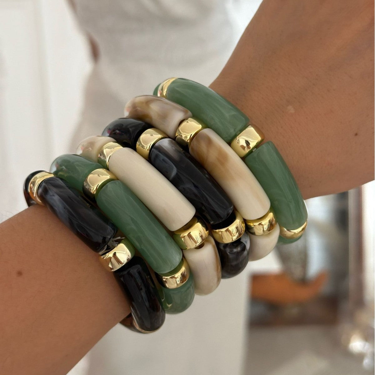 Bracciale Tondo in Acrilico con Placcatura Geometrica