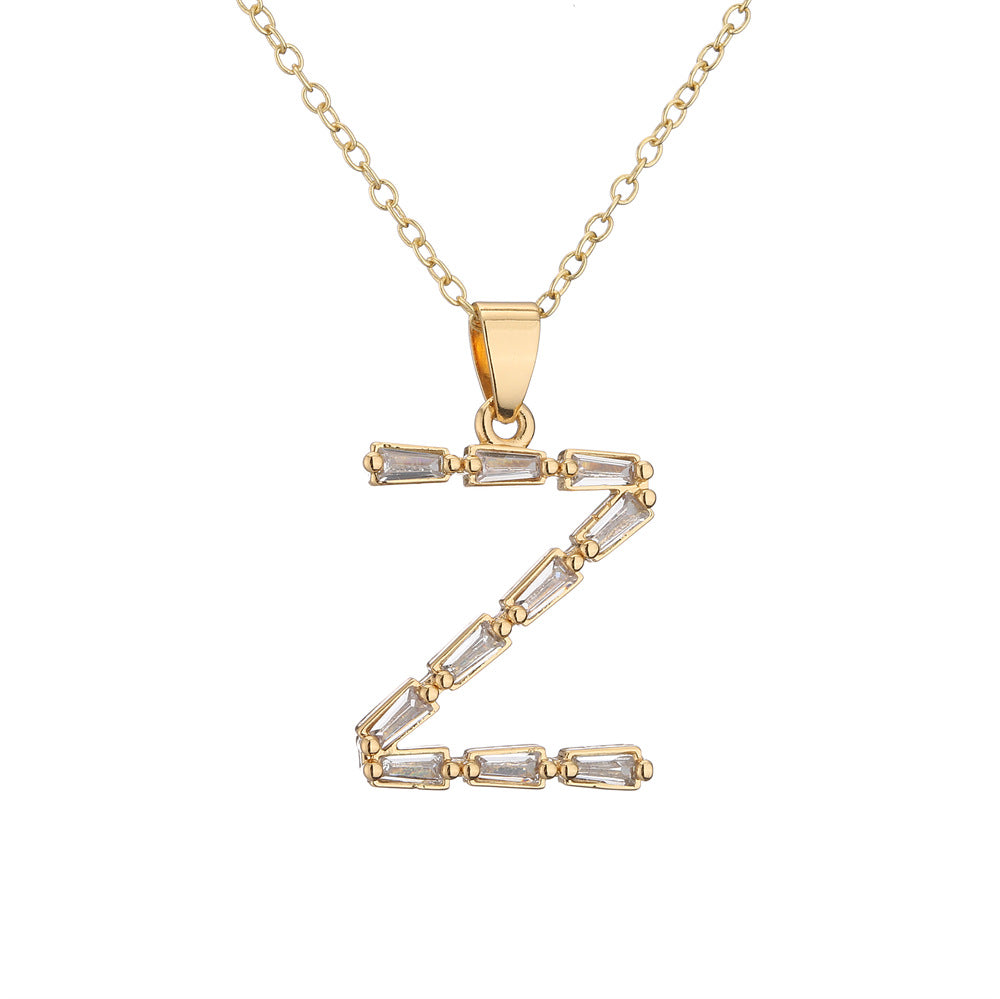 Collana da donna con ciondolo a lettera minimalista in ottone, placcata in oro 18K con intarsio di zirconi