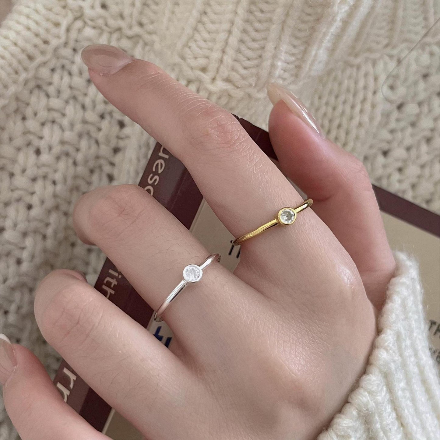 Anello da Donna Minimalista Elegante in Argento Sterling 925 con Cuore Intarsiato in Zirconia Cubica