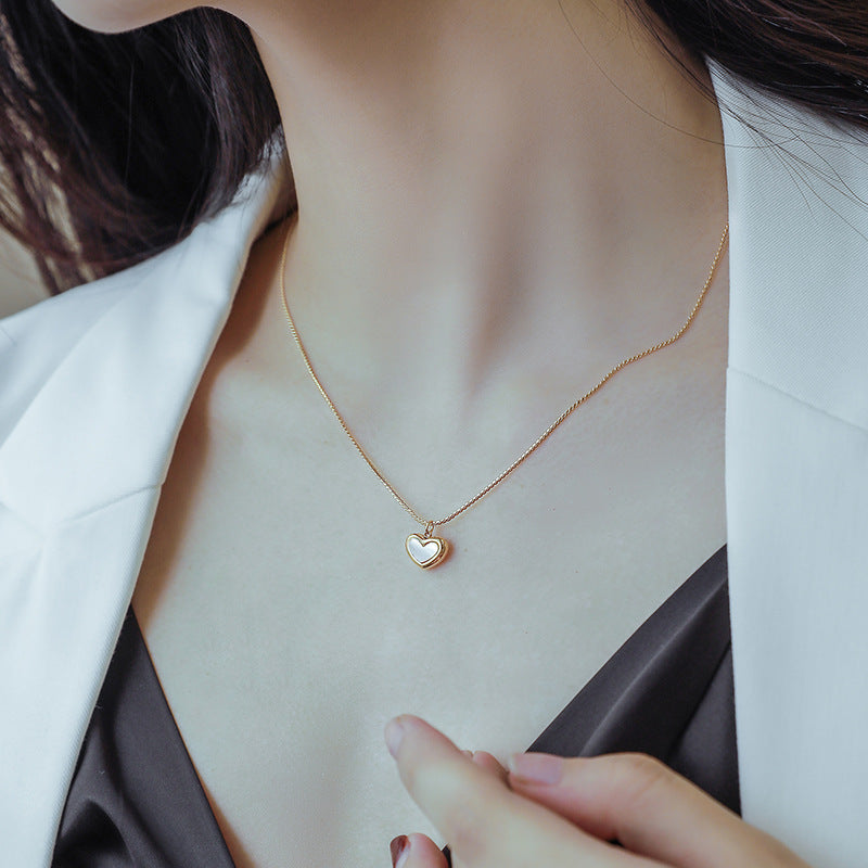 Vintage French Style Heart-Shaped Mother-of-Pearl Pendant Necklace Set in Titanium Steel with Plated Finish