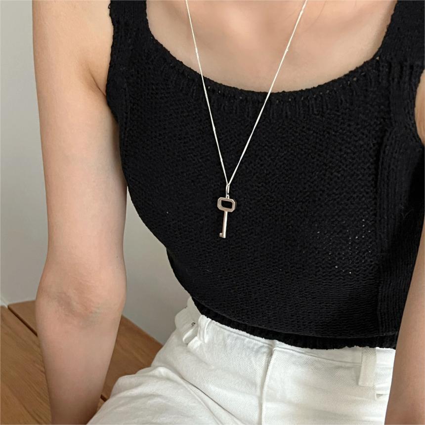 Minimalist Geometric Key Necklace in 925 Sterling Silver with Gold Plating, Dainty Cross Chain Pendant for Women