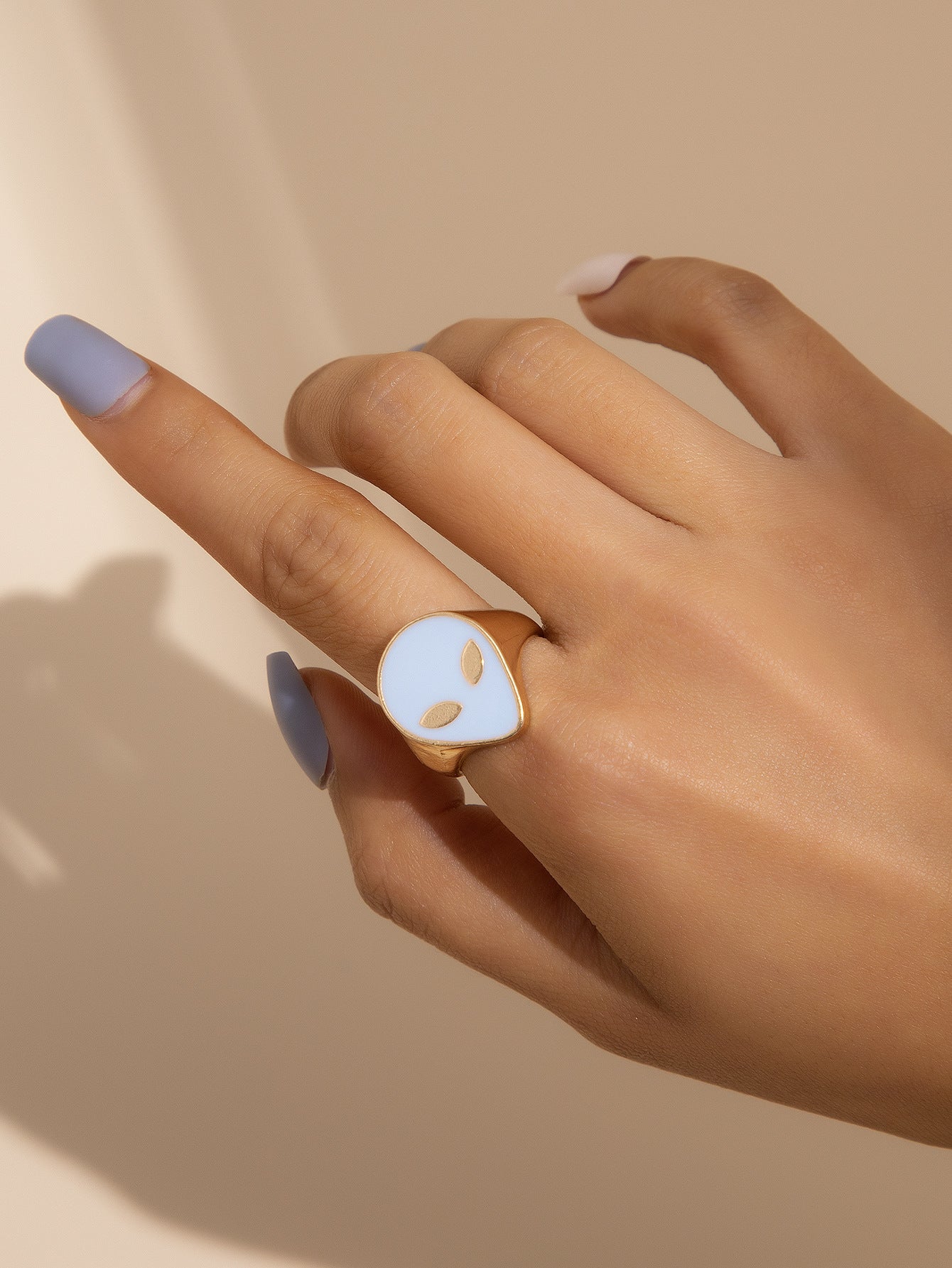 Anillo de aleación con baño de esmalte en forma de nube geométrica de estilo dulce y fresco para mujer