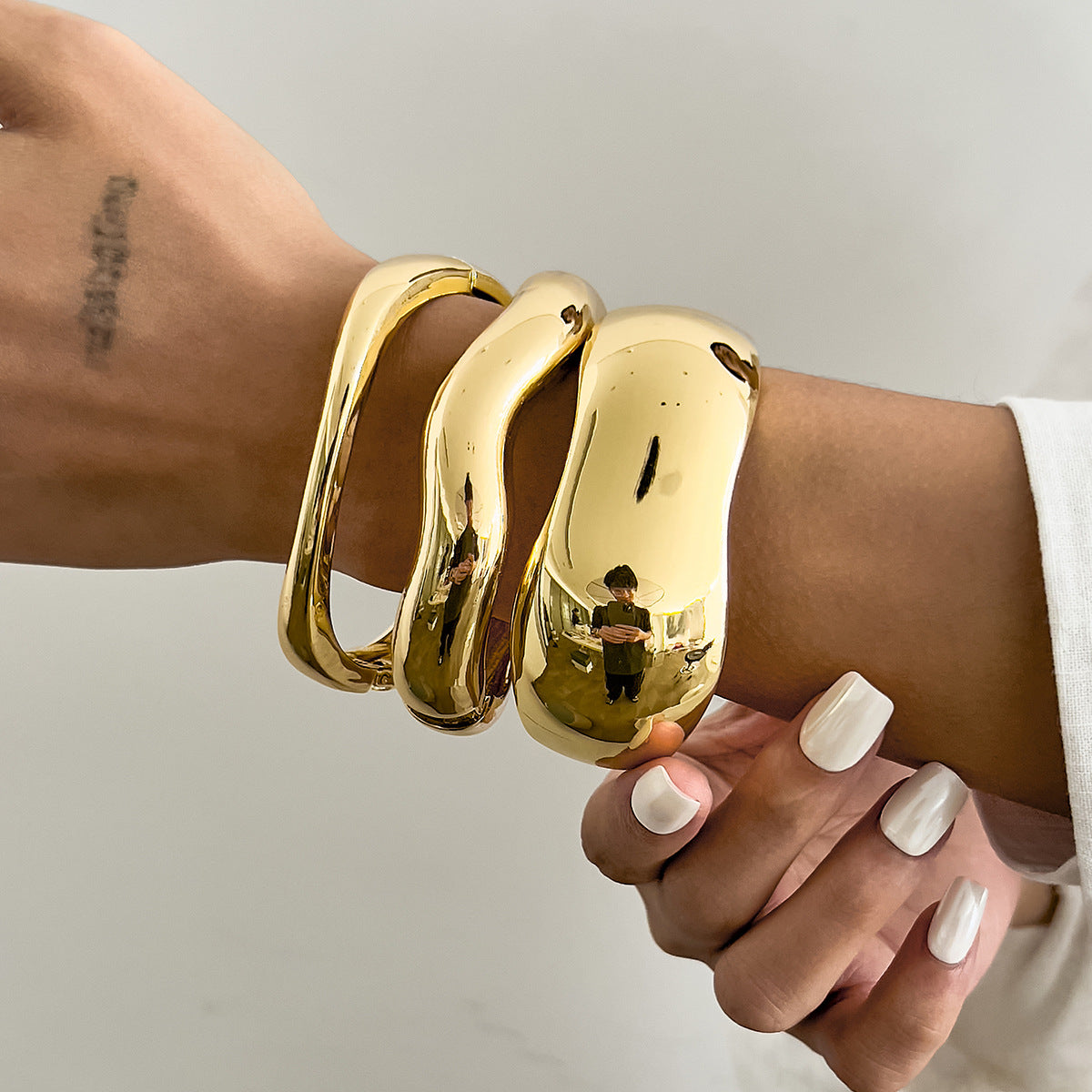 Exaggerated Geometric Oval Alloy Plated Wide Cuff Bracelet for Women