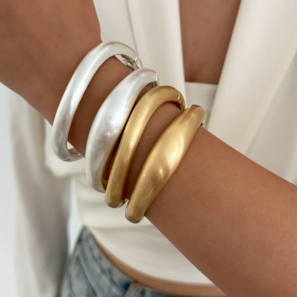 Matte Plated Alloy Oval Geometric Bangle Bracelet for Women