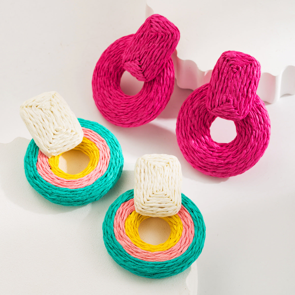 Pendientes colgantes geométricos de rafia tejidos a mano estilo bohemio para mujer, joyería dulce y fresca de verano para vacaciones