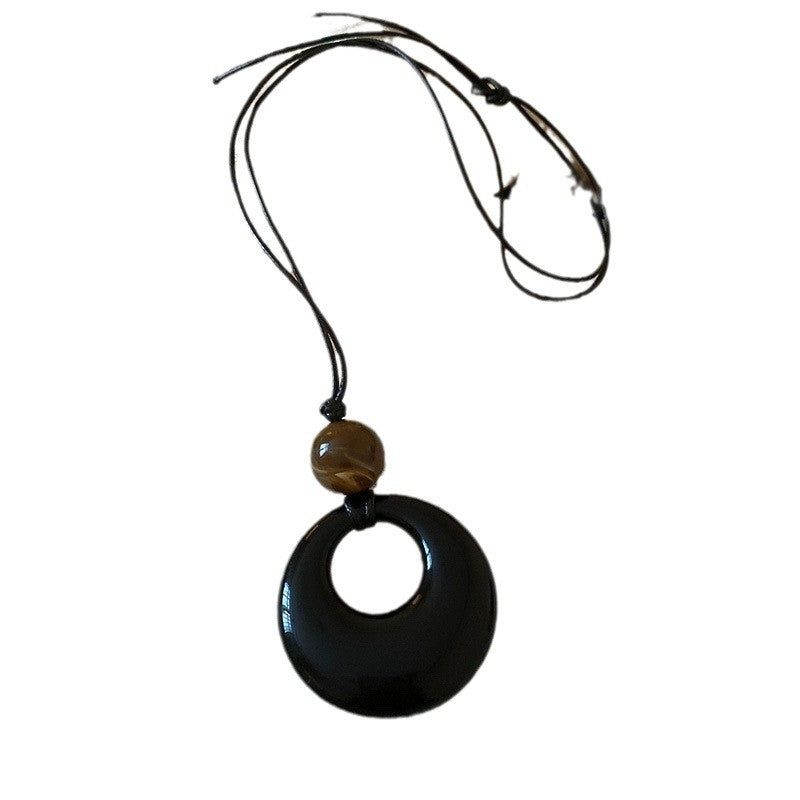 Collana con ciondolo geometrico in acrilico stile retrò da donna con charm in lega, fatta a mano, catena a strati alla moda minimalista