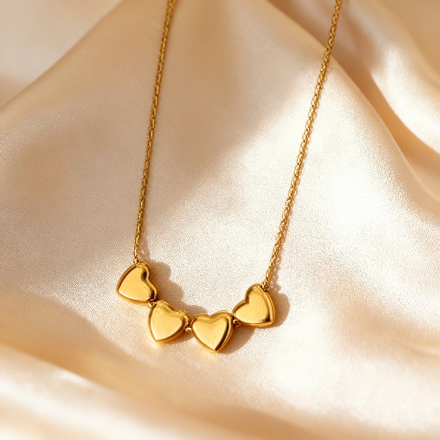 Elegante Collana da Donna in Acciaio Inossidabile con Cuore Placcato Oro 18K