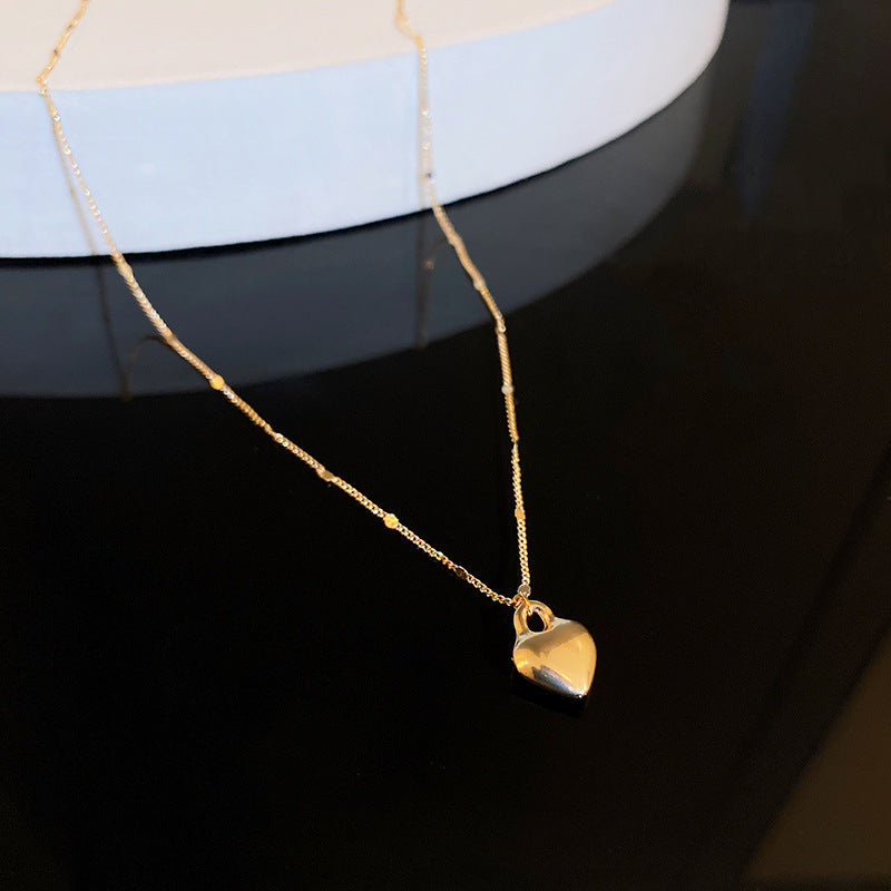 Elegant Floral Abalone-Inspired Pendant Necklace for Women in Alloy with Plated Finish, Delicate Clavicle Chain for Everyday Wear