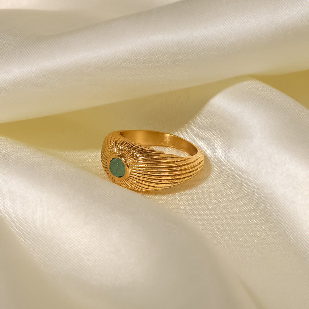 Anillo con diseño de sol geométrico estilo punk para mujer, fabricado en acero inoxidable con baño de oro de 18 quilates e incrustaciones de piedra verde natural