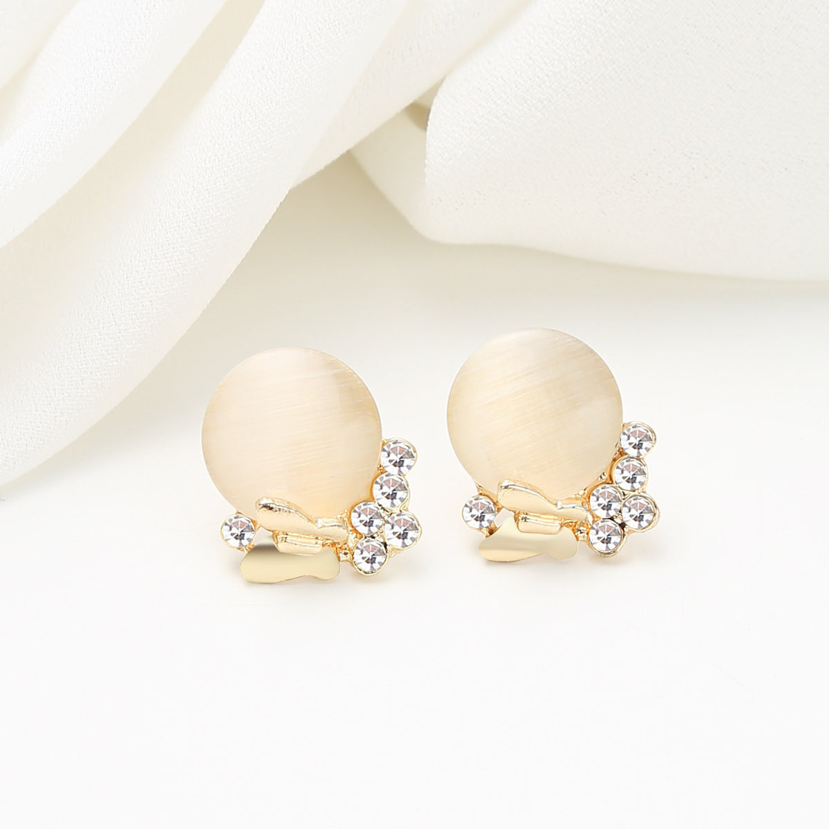 Butterfly-Shaped Copper Stud Earrings with Natural Cat's Eye Stone and Zircon Inlay for Women