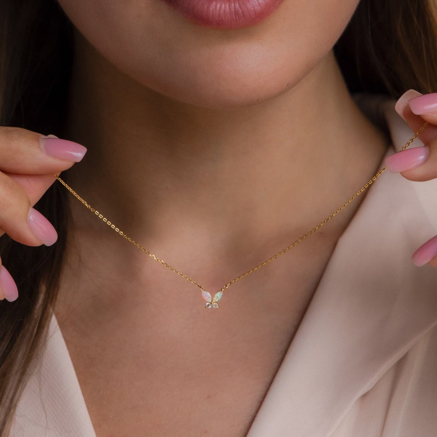 Butterfly-Shaped Titanium Steel Necklace with Rhinestone Inlay for Women, Pink-Toned Fashionable Pendant Necklace