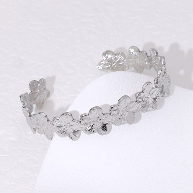 Minimalist Geometric Cold-Tone Bracelet with Heart and Floral Motifs in Gold-Plated Stainless Steel for Women