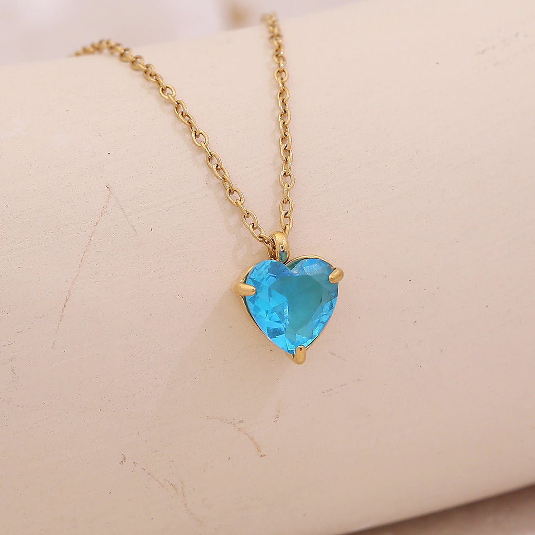 Collana con ciondolo a forma di cuore in acciaio inossidabile da donna, stile OL alla moda