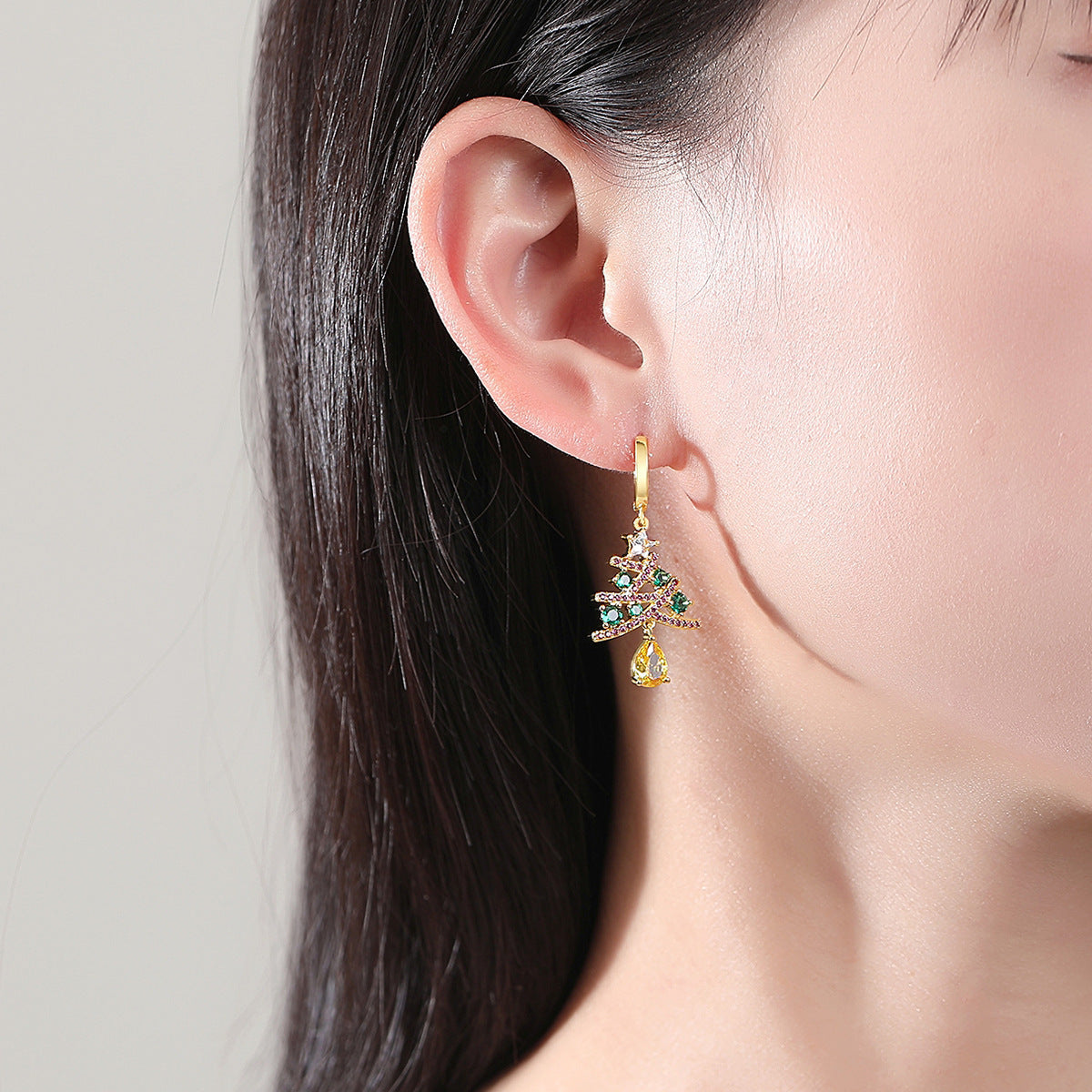 Elegant S925 Sterling Silver Christmas Tree Stud Earrings for Women with Rhinestone Inlay Snowflake Motif