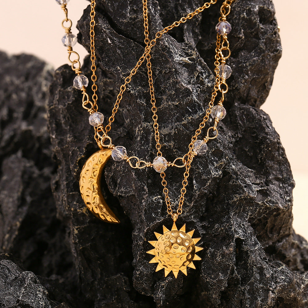 Collar con colgante minimalista de estrella y luna para mujer de acero inoxidable con chapado en oro de 18 quilates, cadena de triple capa