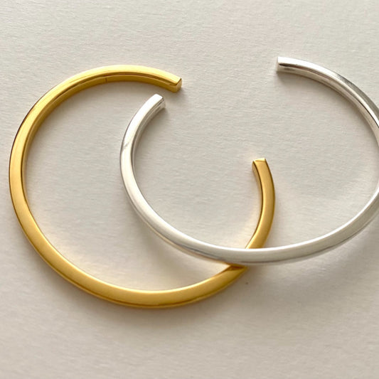 Pulsera Minimalista de Alambre Cuadrado en Plata Esterlina 925 con Baño para Mujer
