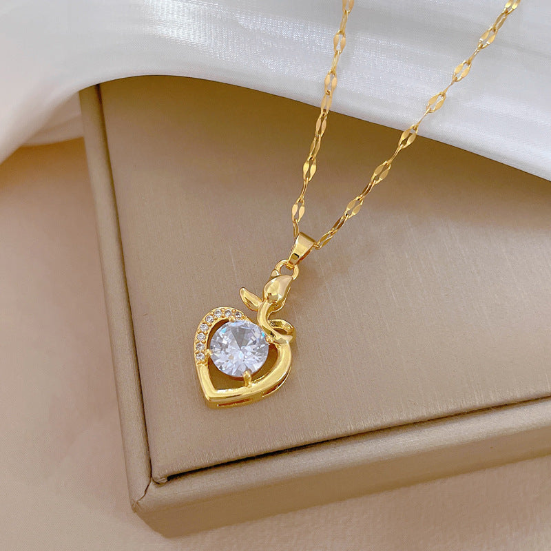Collar de Acero de Titanio con Forma de Corazón Estilo Dibujo Animado y Incrustaciones de Pedrería para Mujeres, Cadena de Clavícula de Moda