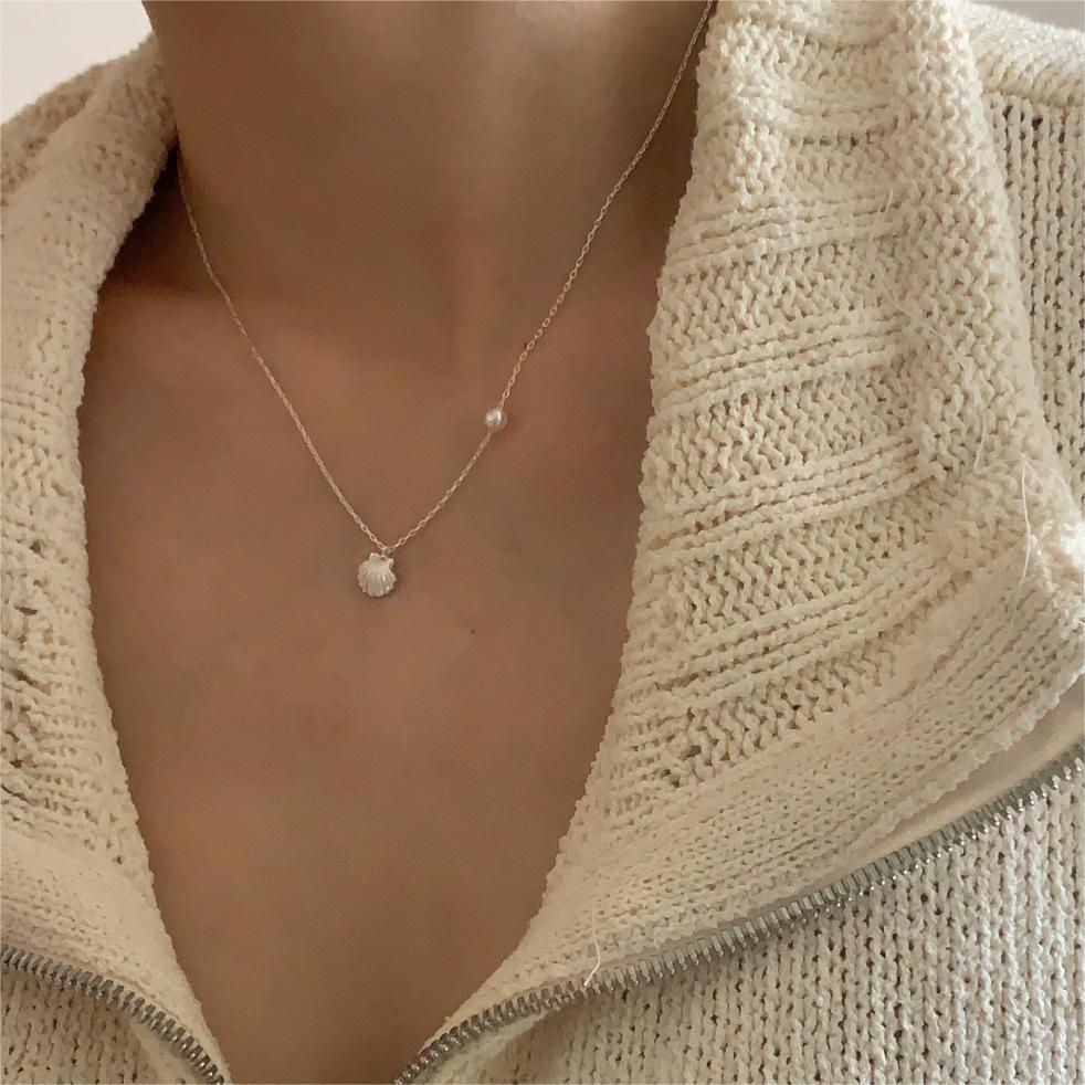 Minimalist Seashell and Pearl Necklace in 925 Sterling Silver with Gold Plating on Snake Chain for Women