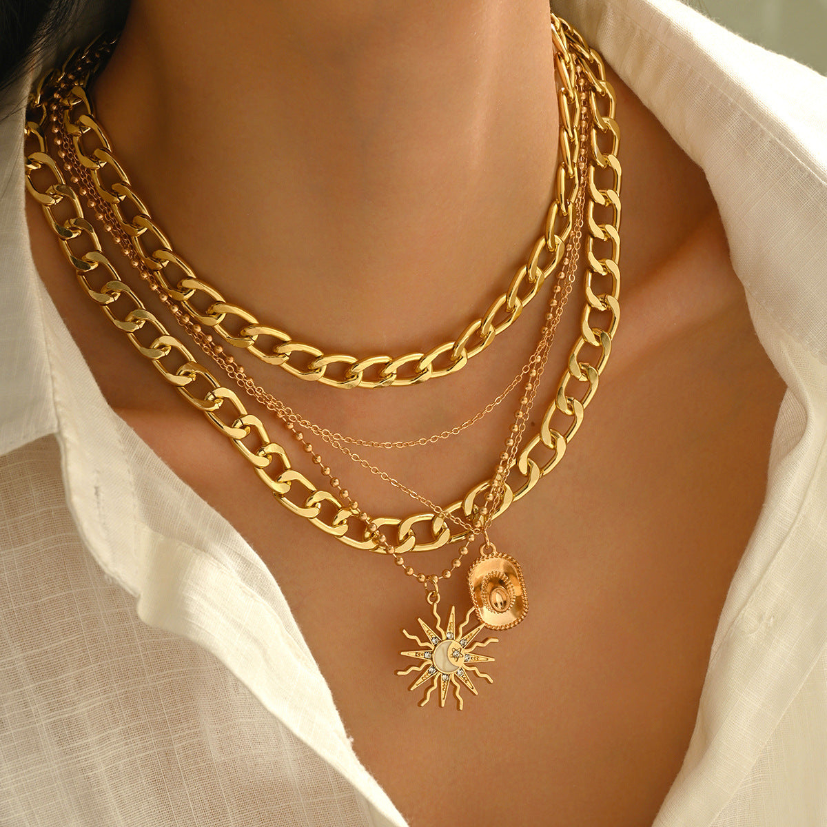 Collar con colgante de aleación redonda de varias capas y cadena singapur