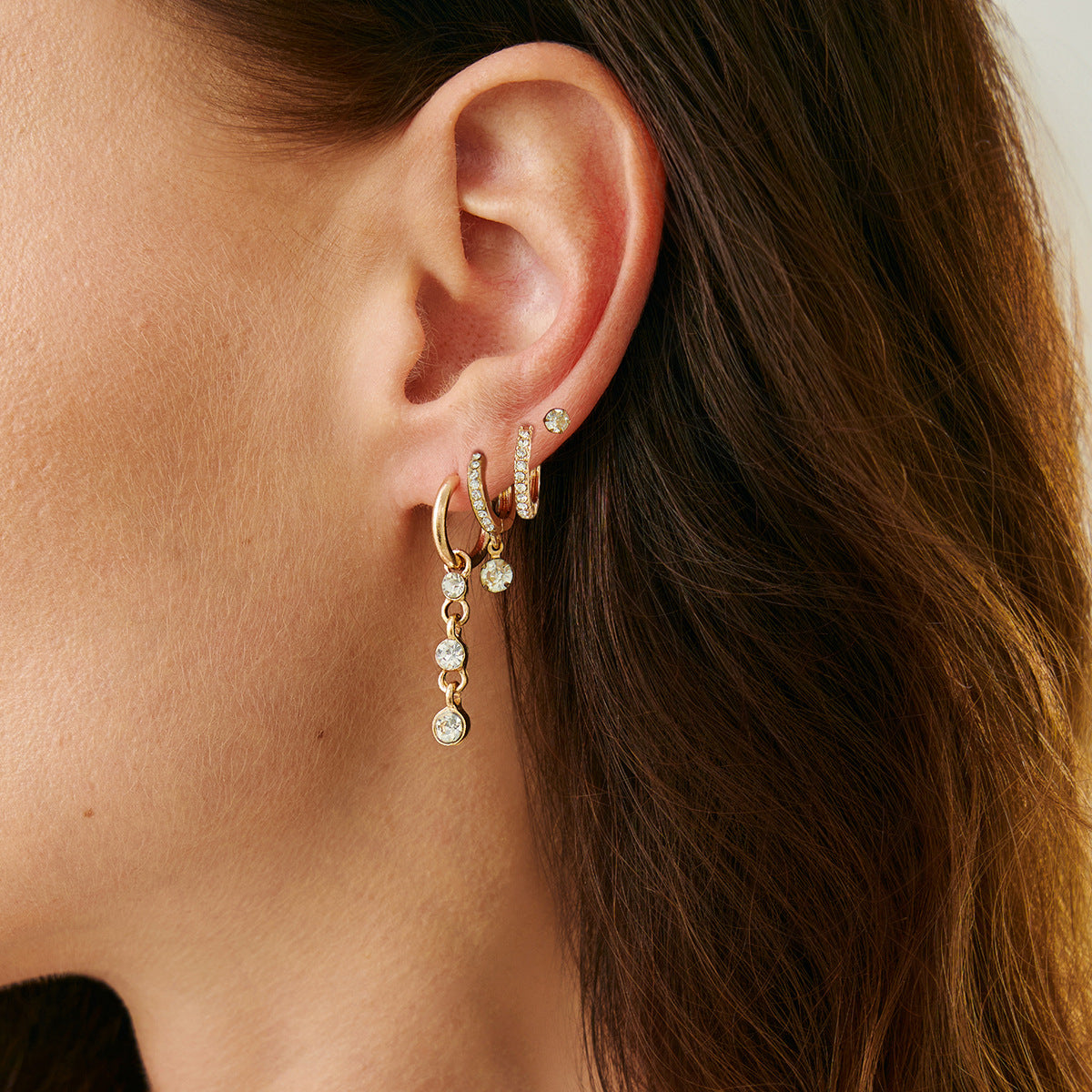 Pendientes de aleación geométrica minimalistas con microdiamantes de imitación pavé y parte trasera con borlas de cadena para mujer