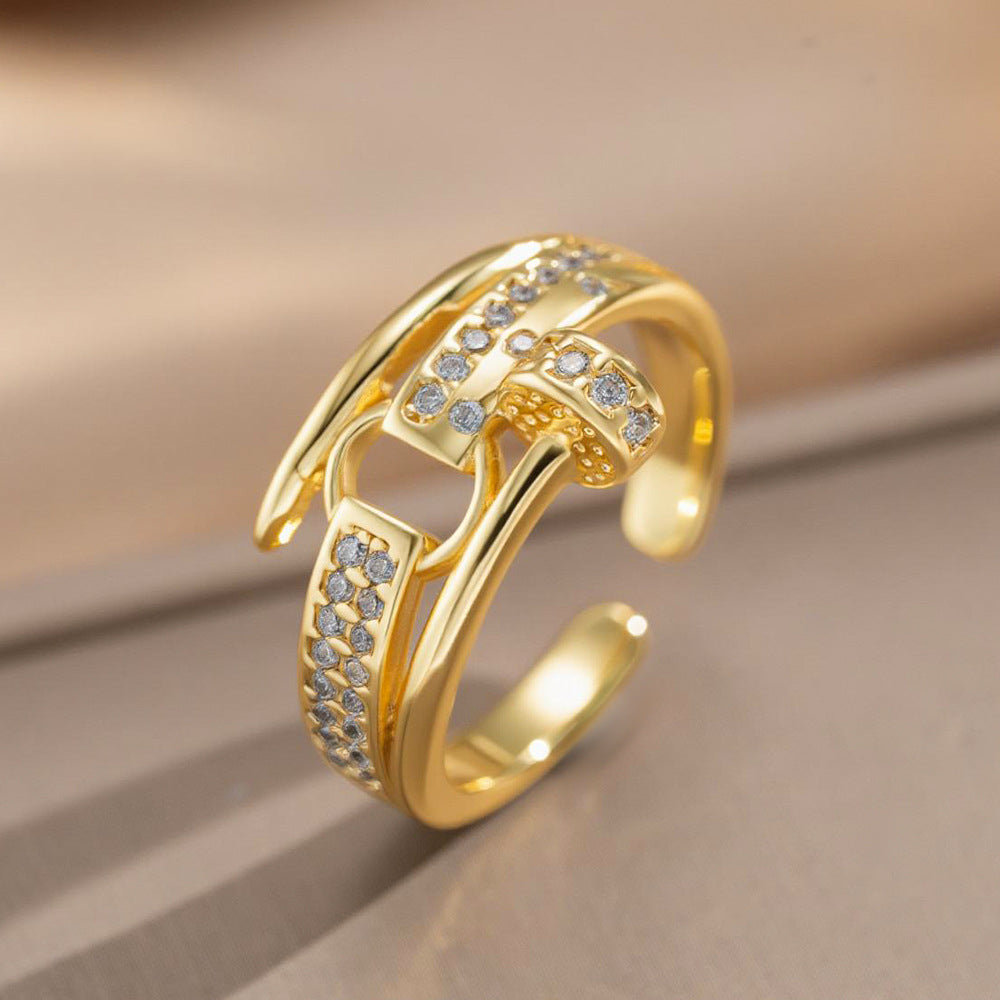 Anillo abierto de lujo ligero minimalista con baño de oro de 18 quilates, letra geométrica y circonita con remache para mujer