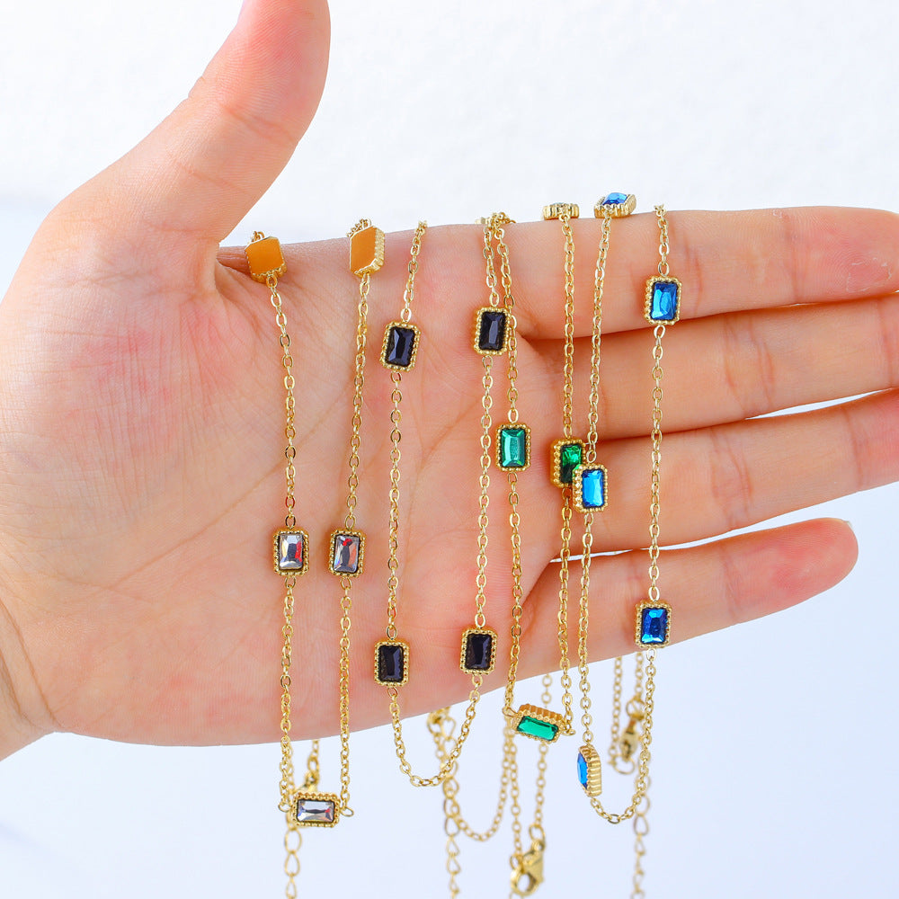 Collana minimalista geometrica da donna in acciaio al titanio con placcatura in oro e zirconi colorati