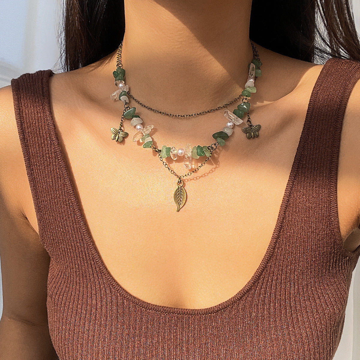 Collar de Piedra Triturada Irregular Estilo Mamba Menta, Dulce y Atrevido, para Mujer con Colgante de Luna, Diseño en Capas, Aleación Electrochapada, Cuentas de Imitación de Perlas y Acentos de Borlas