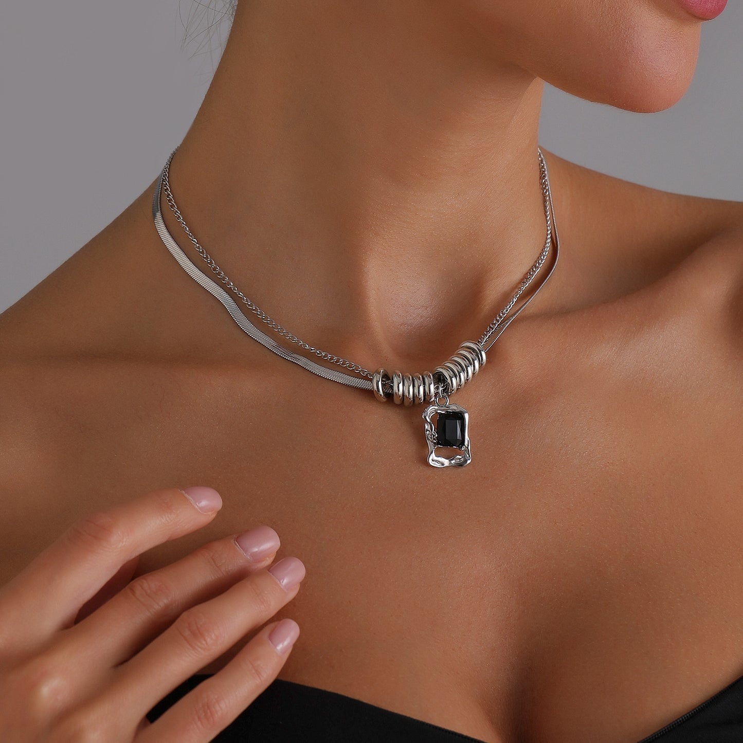 Geometric Square Pendant Necklace for Women in Alloy with Plating Finish, Fashionable Clavicle Chain