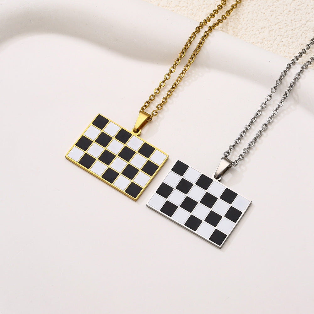 Elegante Collana con Ciondolo a Bandiera da Corsa Geometrica Smaltata in Acciaio Inossidabile e Acciaio al Titanio con Catena a O per Uomo e Donna