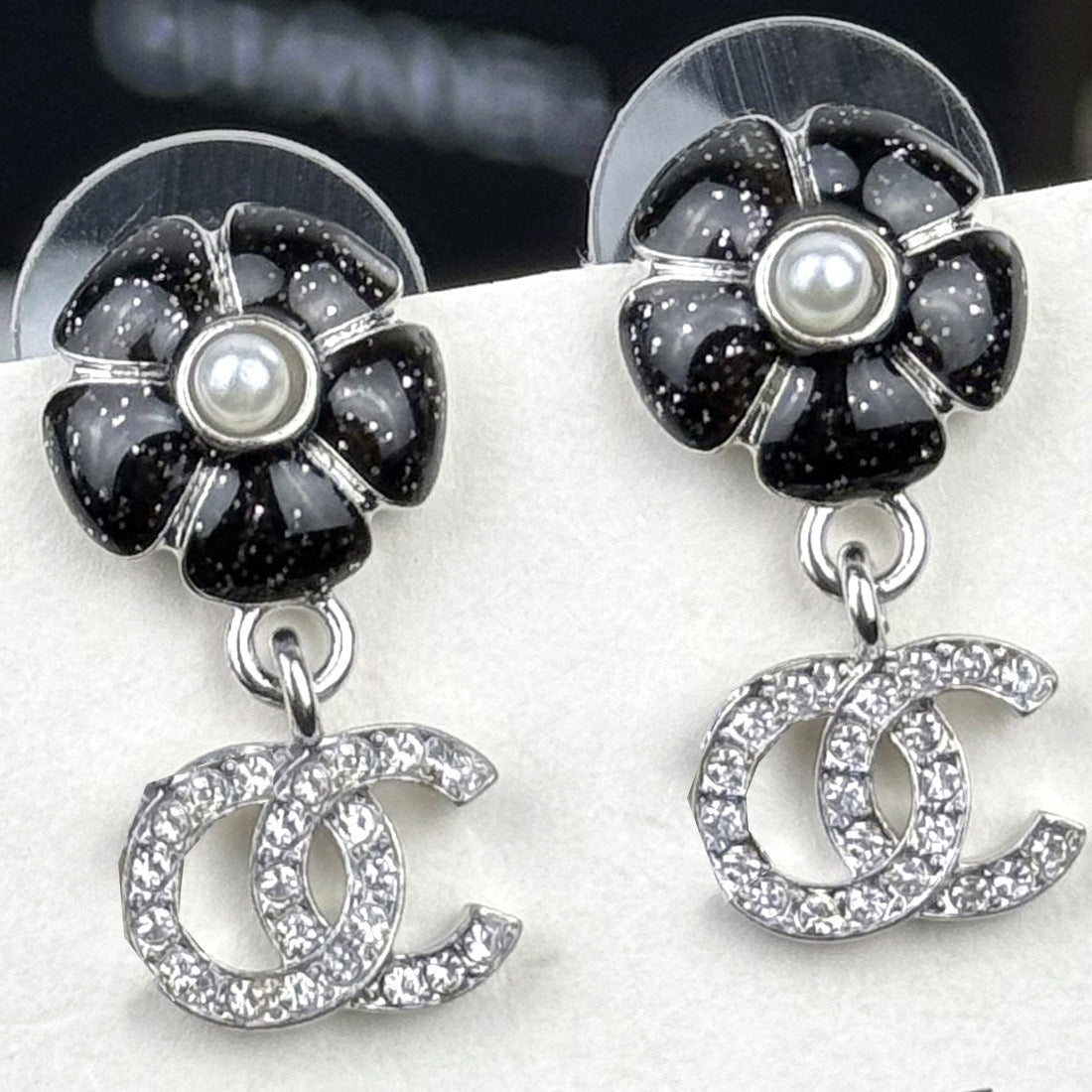 Sweet Black Enamel Floral Double C Letter Brass Pendant Necklace for Women