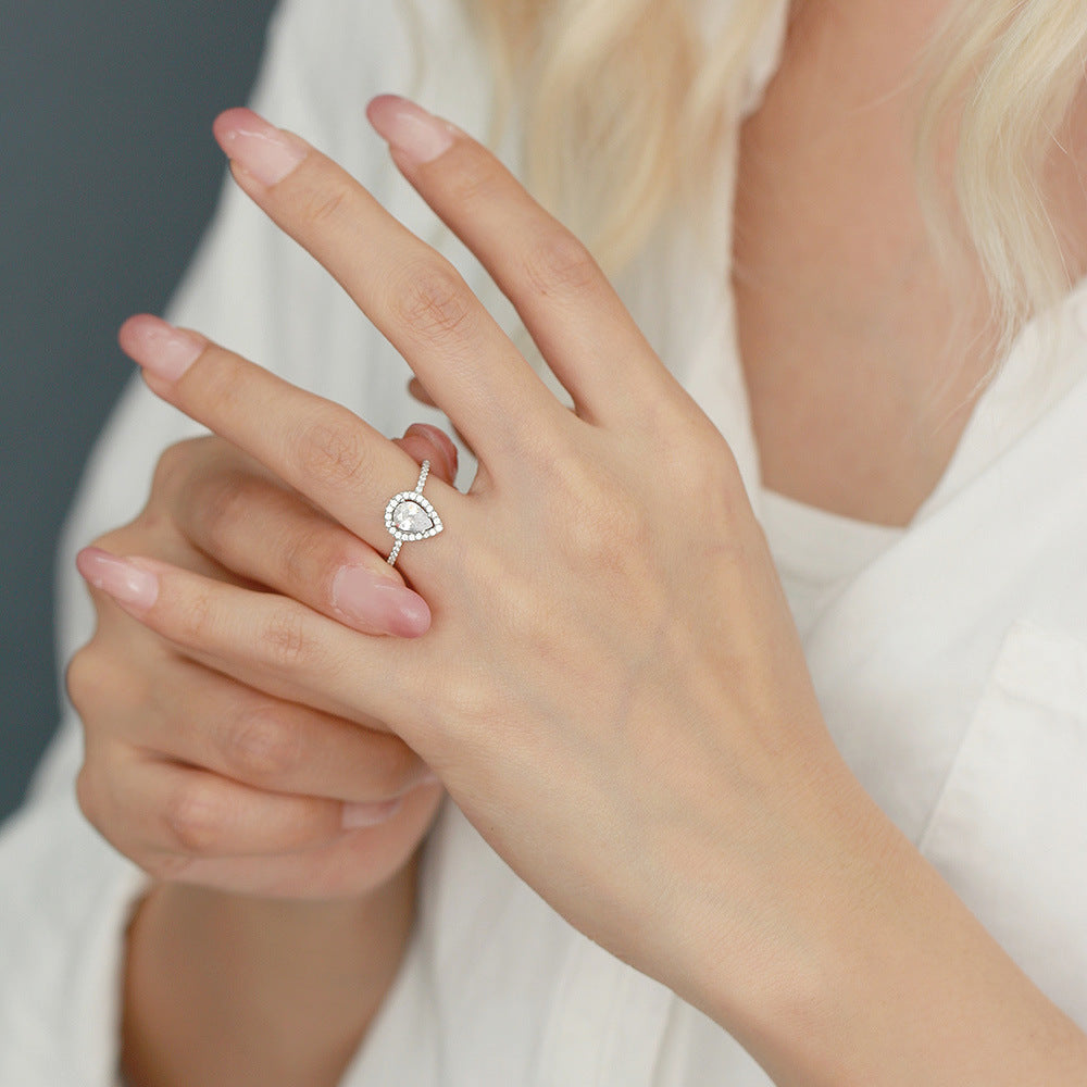 Elegante Anello in Argento Sterling S925 a Goccia con Accenti di Zirconia Brillante da Donna