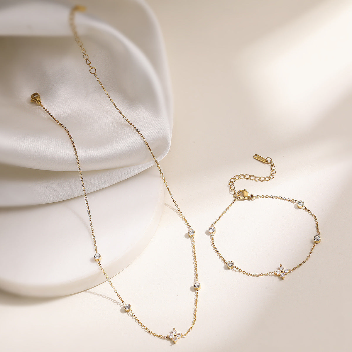 Minimalist 18K Gold Plated Geometric Stainless Steel Necklace with Cubic Zirconia for Women