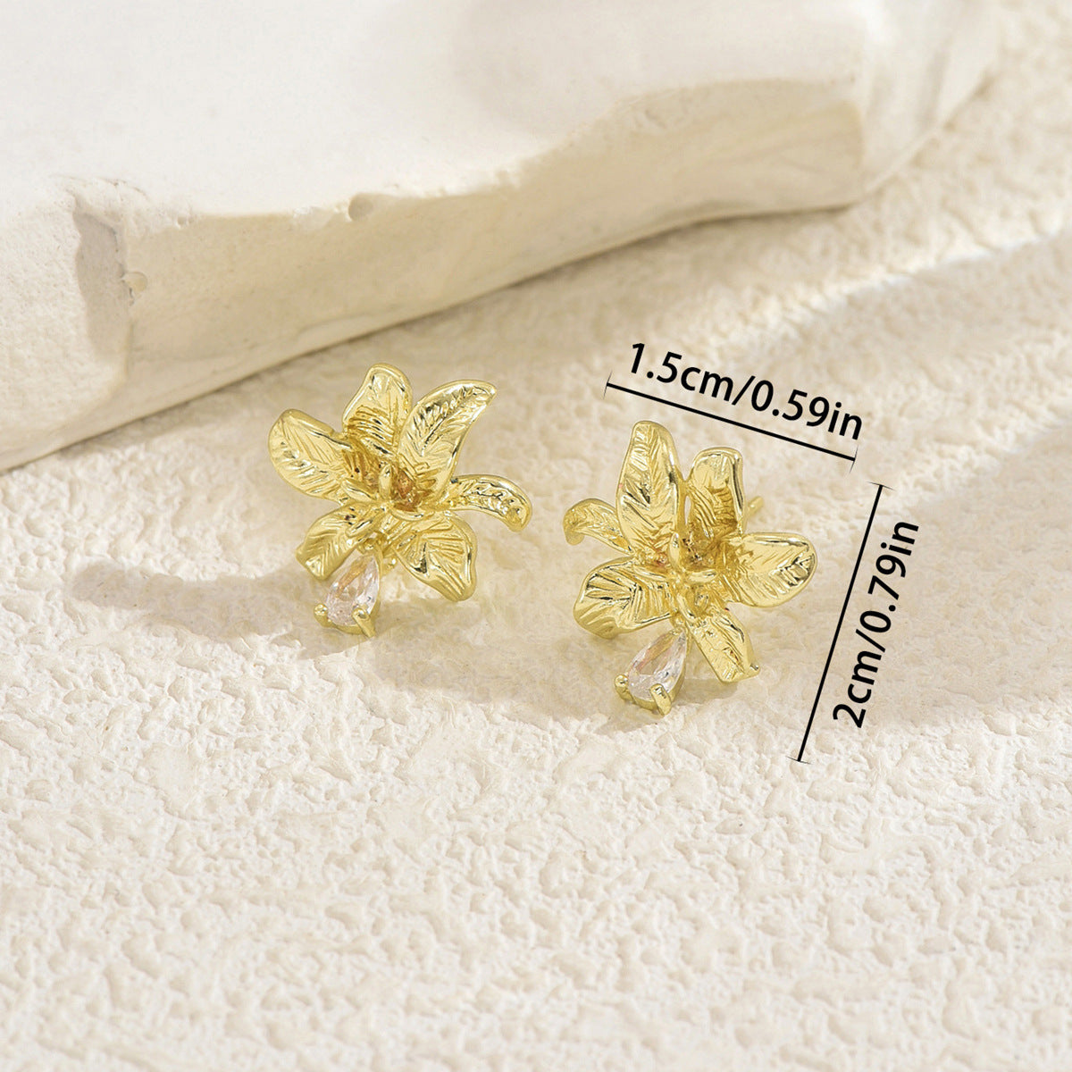 Minimalist Floral Zirconia-Inlaid Zinc Alloy Stud Earrings for Women with Luxury Aesthetic and Elegant Botanical Design
