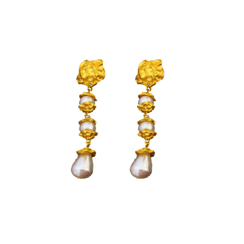 Pendientes Geométricos Vintage con Acentos de Perlas y Base de Cobre Chapado en Oro para Mujer