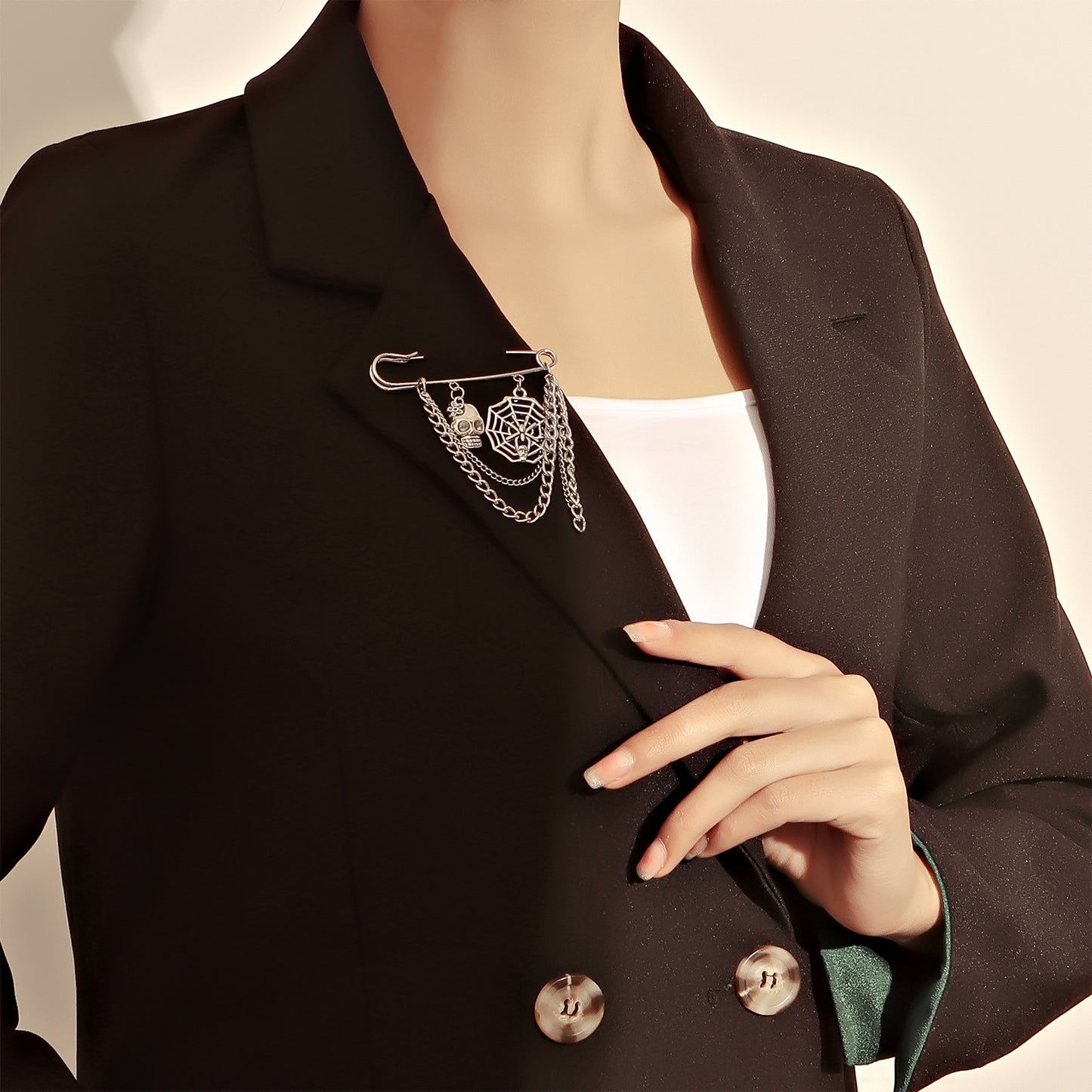 Geometric Fashionable Alloy Brooch with Plated Finish for Women, Eye Motif Decorative Pin for Stylish Streetwear and Office Wear