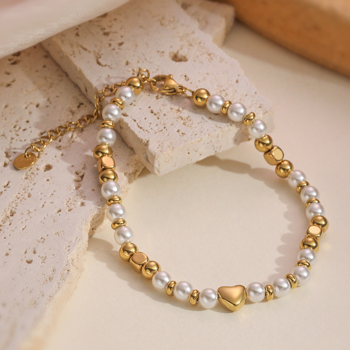 Fashion 18K Gold Plated Heart Stainless Steel Pearl Bracelet for Women