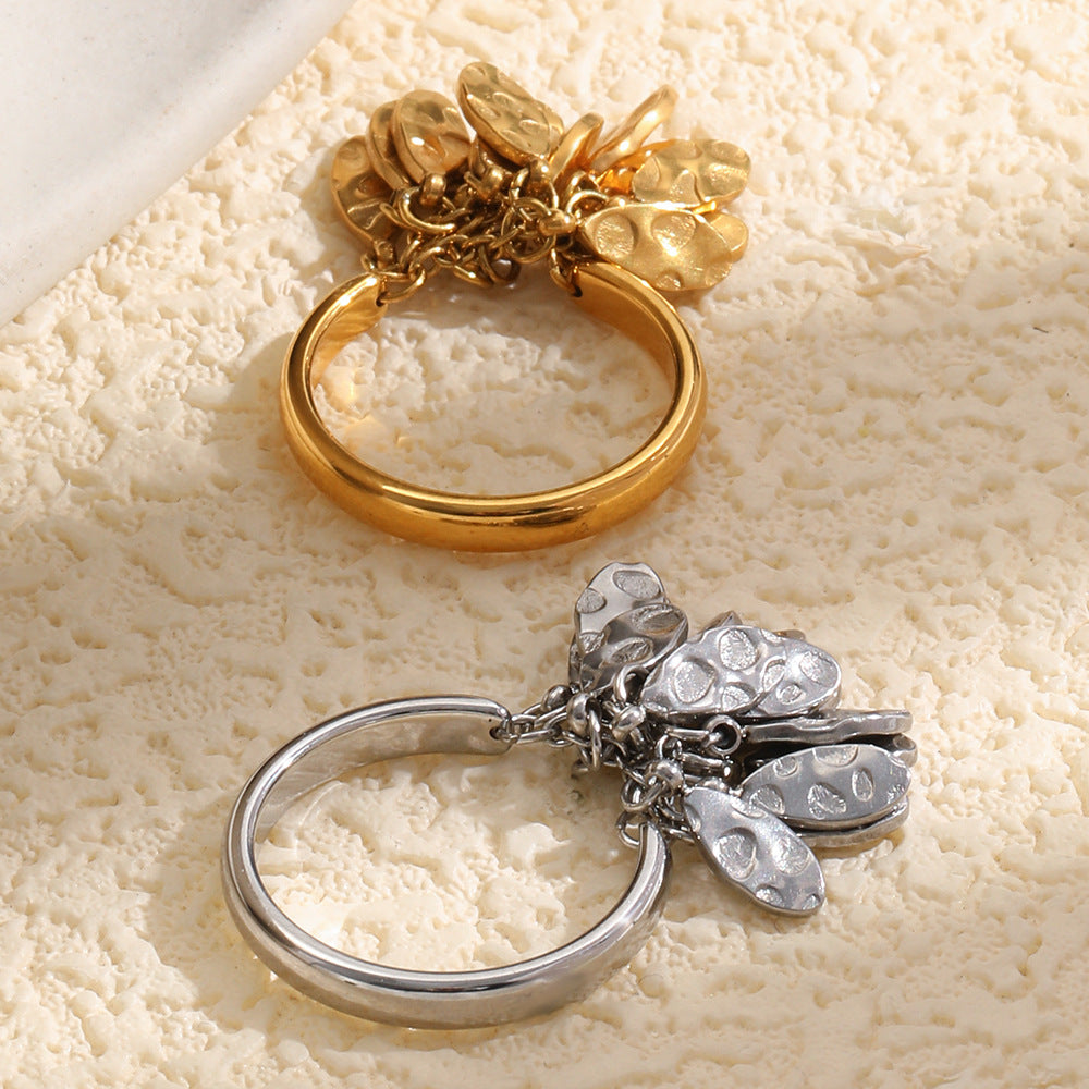 Anello da donna in acciaio inossidabile placcato oro 18 carati con trama martellata geometrica minimalista