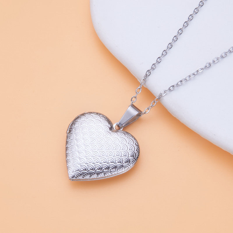 Natural Style Heart-Shaped Opening Photo Frame Necklace in Stainless Steel with Polished Titanium Steel Pendant