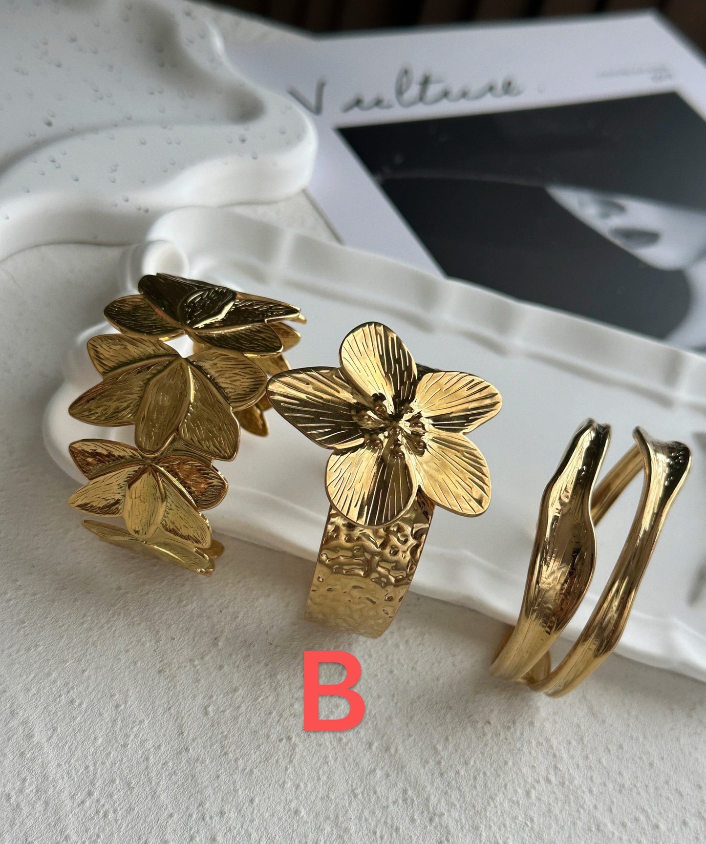 Vintage Elegant Geometric Floral Plated Stainless Steel Bracelet for Women