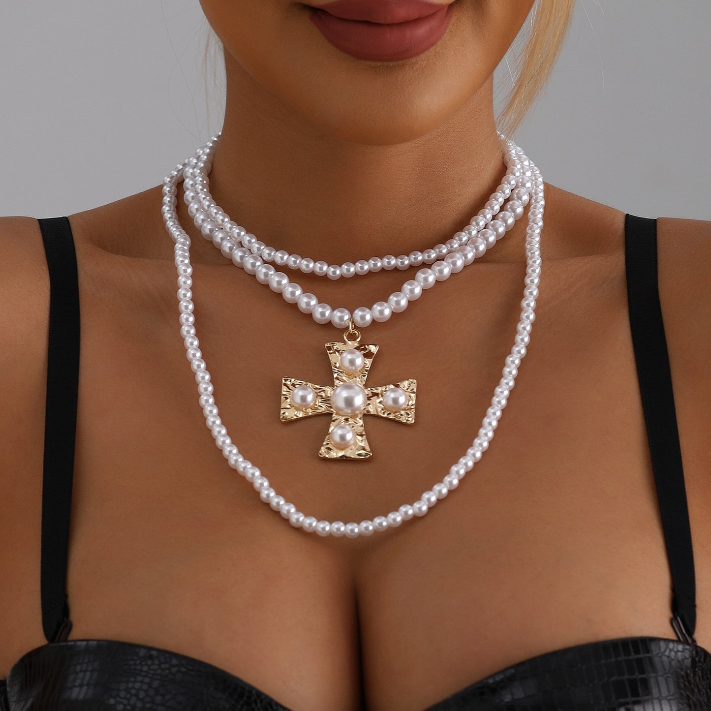 Retro Baroque Style Cross Pendant Necklace in Alloy with Plating Finish for Women