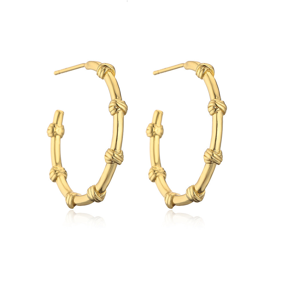 Orecchini a cerchio a forma di cuore geometrici minimalistici a C da donna in ottone con placcatura in oro 18 carati e intarsio di zirconi cubici