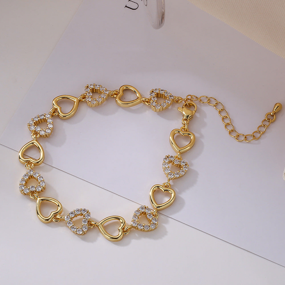 Bracciale Geometrico Minimalista alla Moda a Farfalla, Cuore e Stella da Donna in Rame Placcato Oro Vero e Zirconia Micro-Incastonata