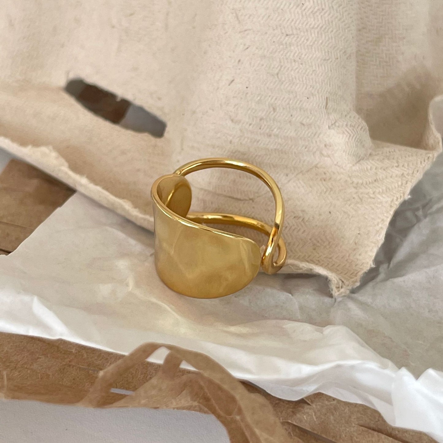 Anillo de Plata de Ley 925 con Número Geométrico para Mujer