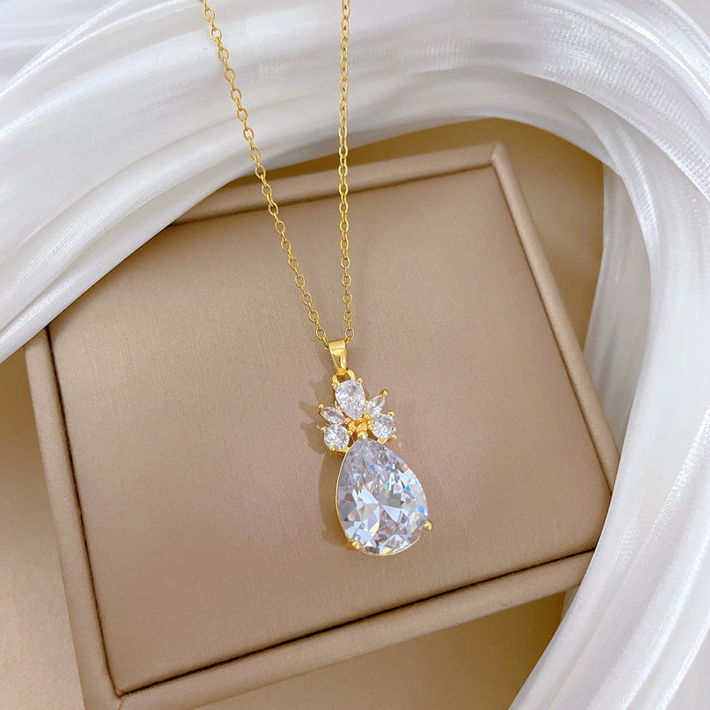 Collana in Acciaio Inossidabile con Pendente a Forma di Animale in Stile Cartone Animato con Strass Completi per Donna e Uomo, Delicata Catena alla Clavicola