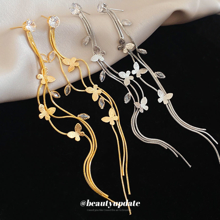Eleganti orecchini pendenti a farfalla con intarsio di zirconi cubici per donna, accessorio di moda stile lusso